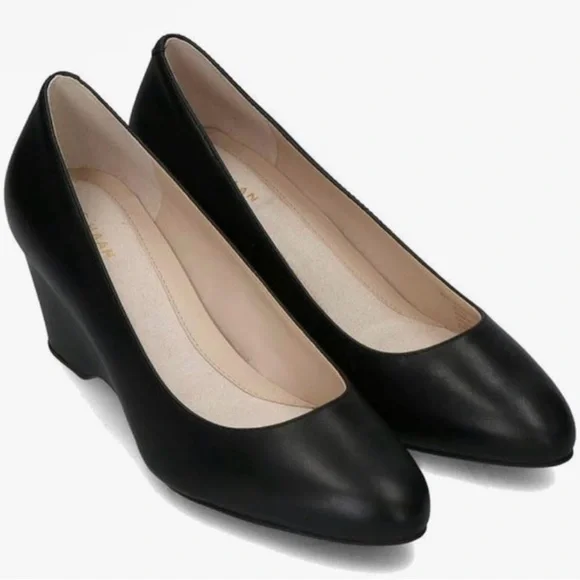 NIB Cole Haan Waterproof Black The Go-To Wedge Pumps size 8 - Picture 1 of 8